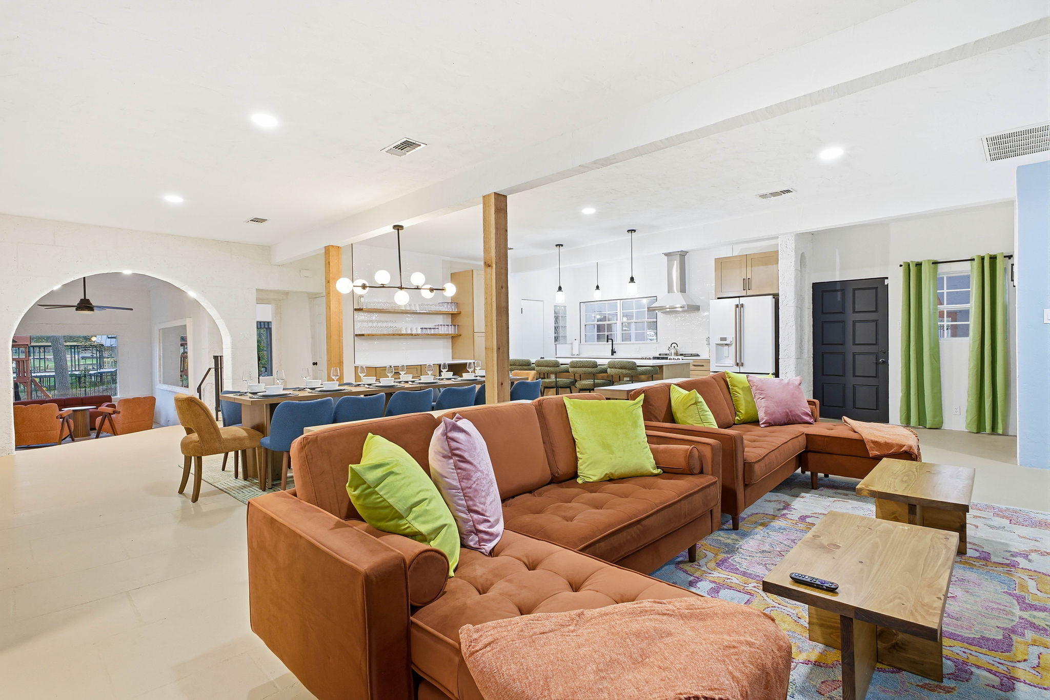 Airbnb Layout Optimization to Maximize Bookings photo